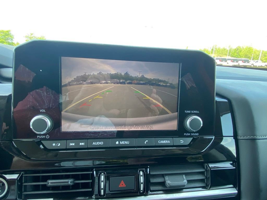 Used 2022 Nissan Pathfinder SV w/ SV Black Package image 16