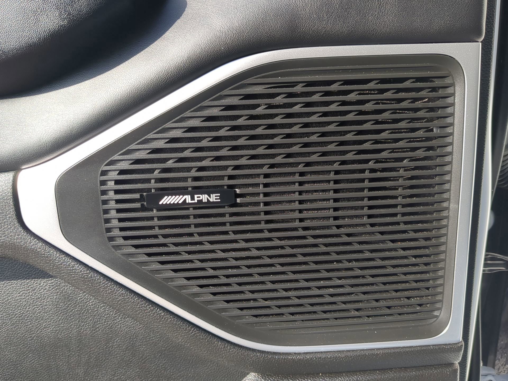 Used 2023 Jeep Wagoneer L Series III w/ Preferred Equipment Group image 49