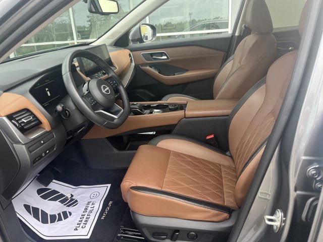 Used 2024 Nissan Rogue Platinum AWD/4WD image 11