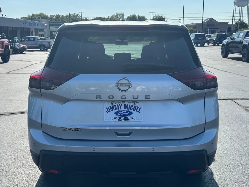 Used 2025 Nissan Rogue SV FWD image 24
