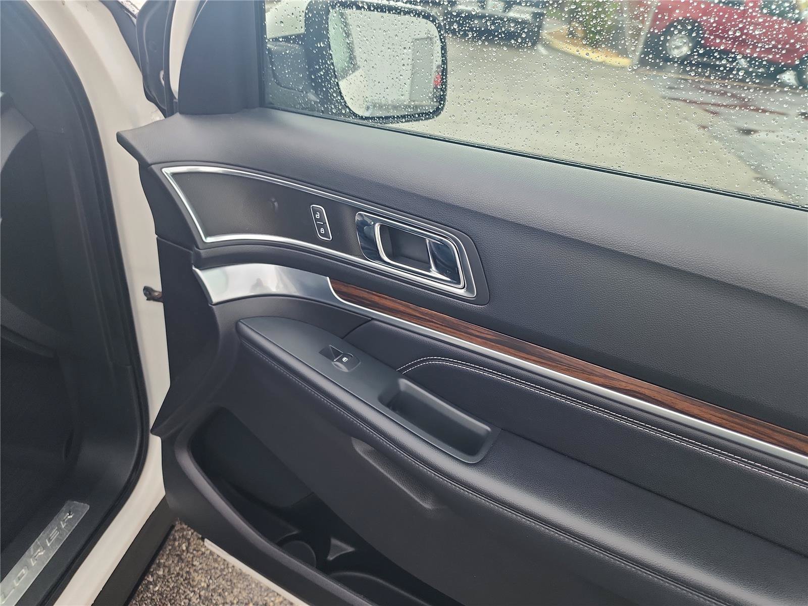 Certified 2018 Ford Explorer Limited w/ Equipment Group 301A AWD/4WD image 24