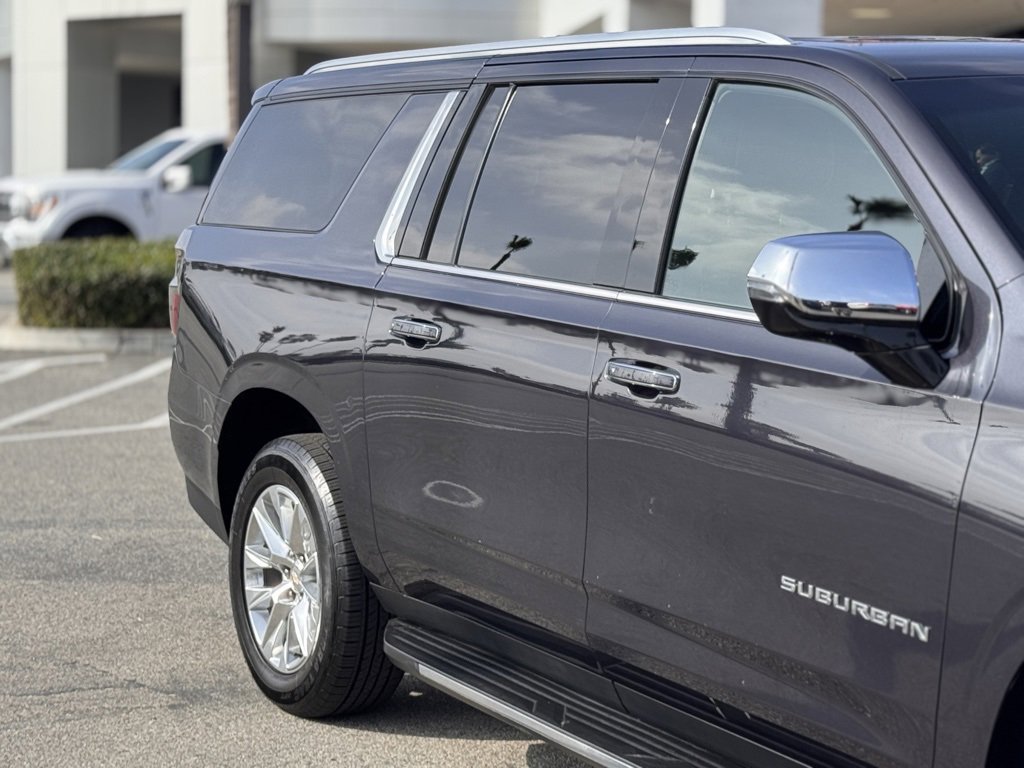 Used 2023 Chevrolet Suburban Premier image 5