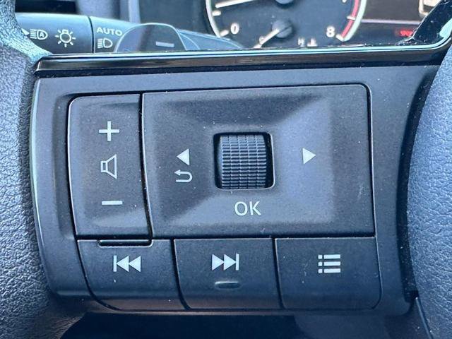 Used 2023 Nissan Rogue SV FWD image 18