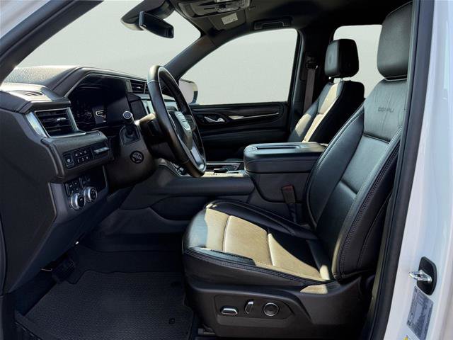 Used 2024 GMC Yukon XL Denali AWD/4WD image 11