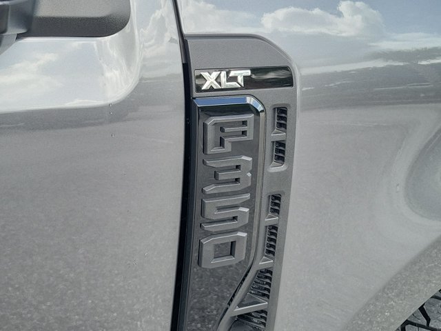 Certified 2026 Ford F350 XLT w/ XLT Premium Package AWD/4WD image 8