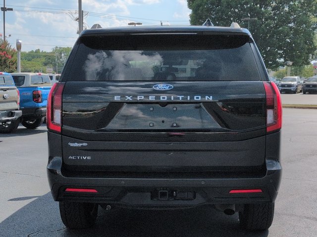 Certified 2025 Ford Expedition Active AWD/4WD image 5