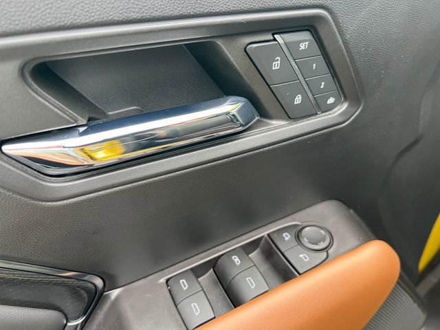 Used 2023 GMC Canyon AT4 w/ AT4 Premium Package AWD/4WD image 14