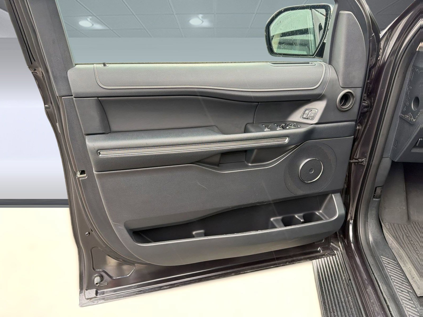 Certified 2024 Ford Expedition XLT RWD image 13
