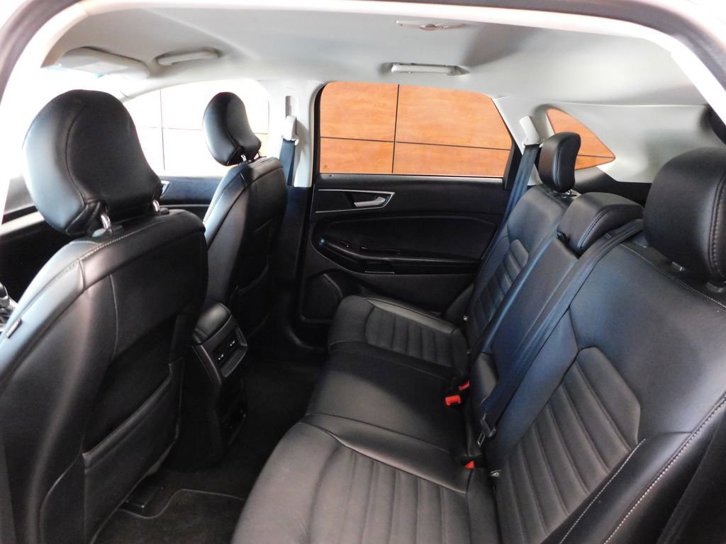 Certified 2018 Ford Edge SEL w/ Equipment Group 201A AWD/4WD image 32