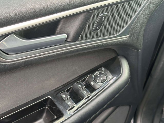 Certified 2019 Ford Edge SEL image 17