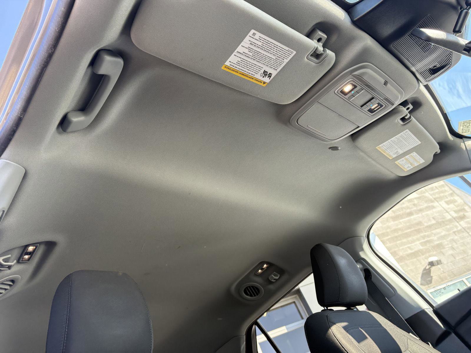 Certified 2023 Ford Explorer XLT w/ Class IV Trailer Tow Package image 23