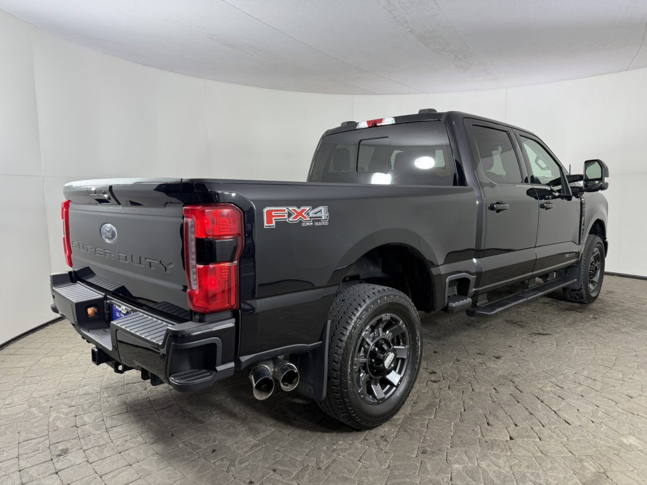 Certified 2023 Ford F250 Lariat w/ Lariat Ultimate Package AWD/4WD image 9