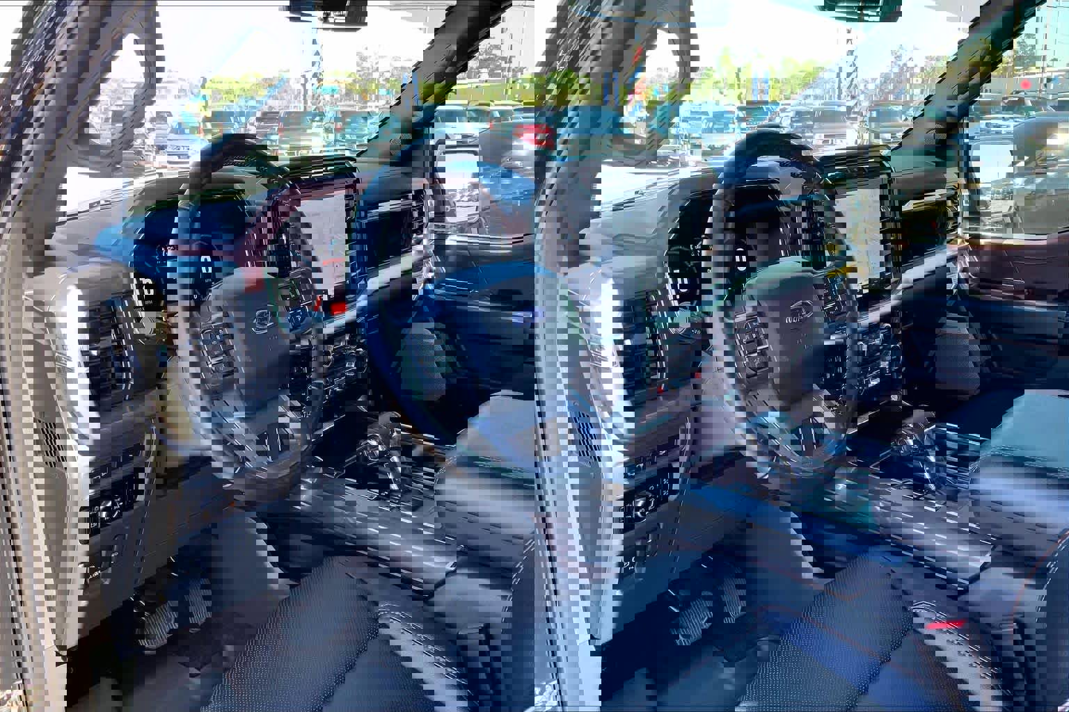 Certified 2023 Ford F150 Lariat w/ Equipment Group 502A High image 18