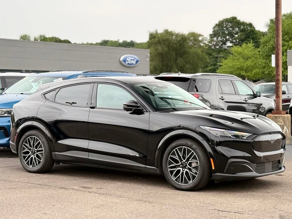 Certified 2025 Ford Mustang Mach-E Premium AWD/4WD image 32