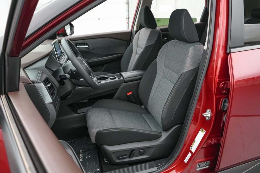 Used 2023 Nissan Rogue SV AWD/4WD image 11
