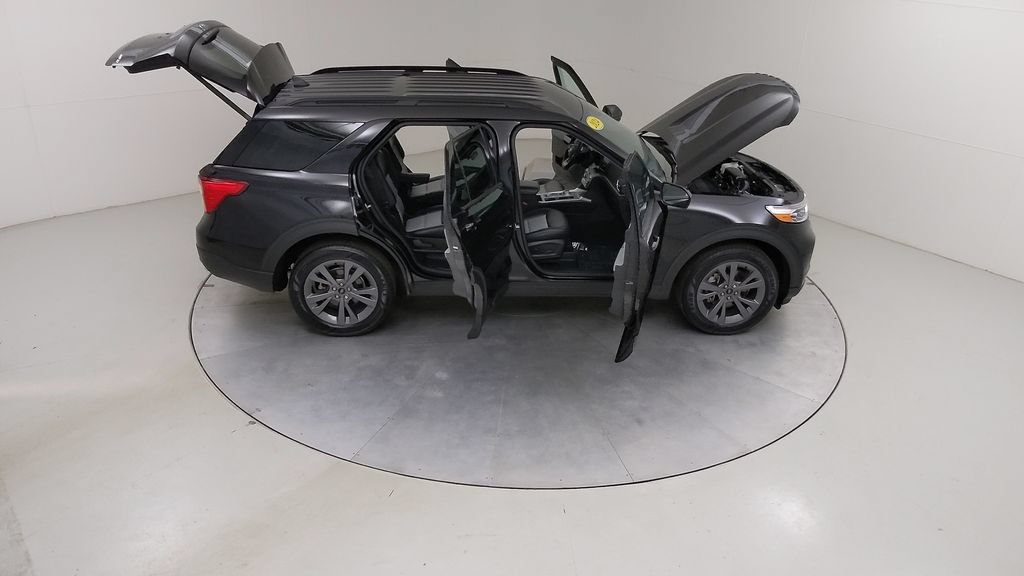 Certified 2024 Ford Explorer XLT w/ Equipment Group 202A AWD/4WD image 49