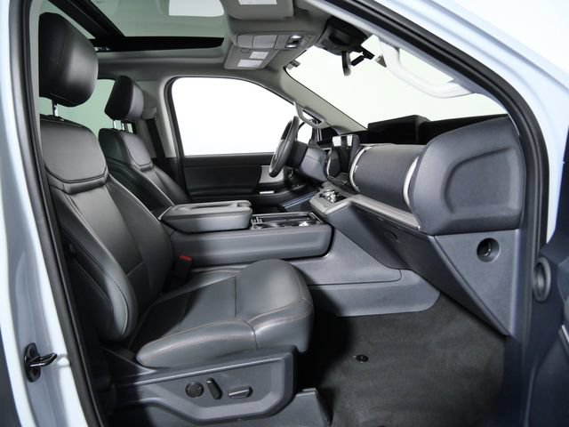 Certified 2025 Ford Expedition Active AWD/4WD image 10