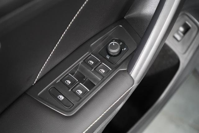 Used 2024 Volkswagen Tiguan SE R-Line FWD image 15