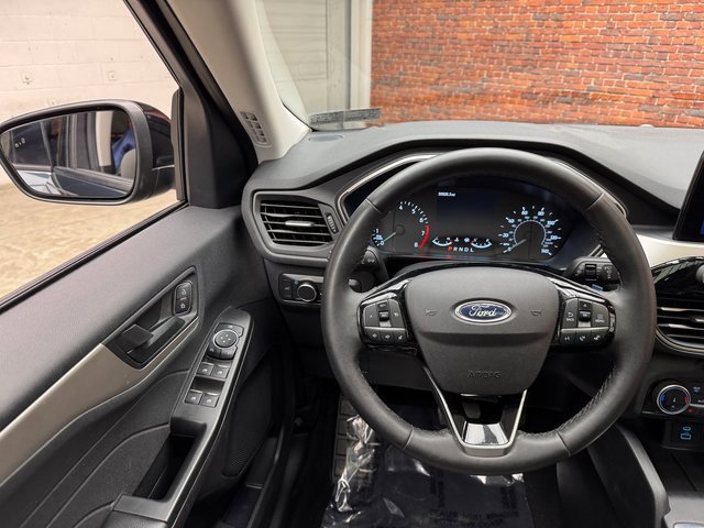 Certified 2022 Ford Escape SE w/ SE Sport Appearance Package image 14