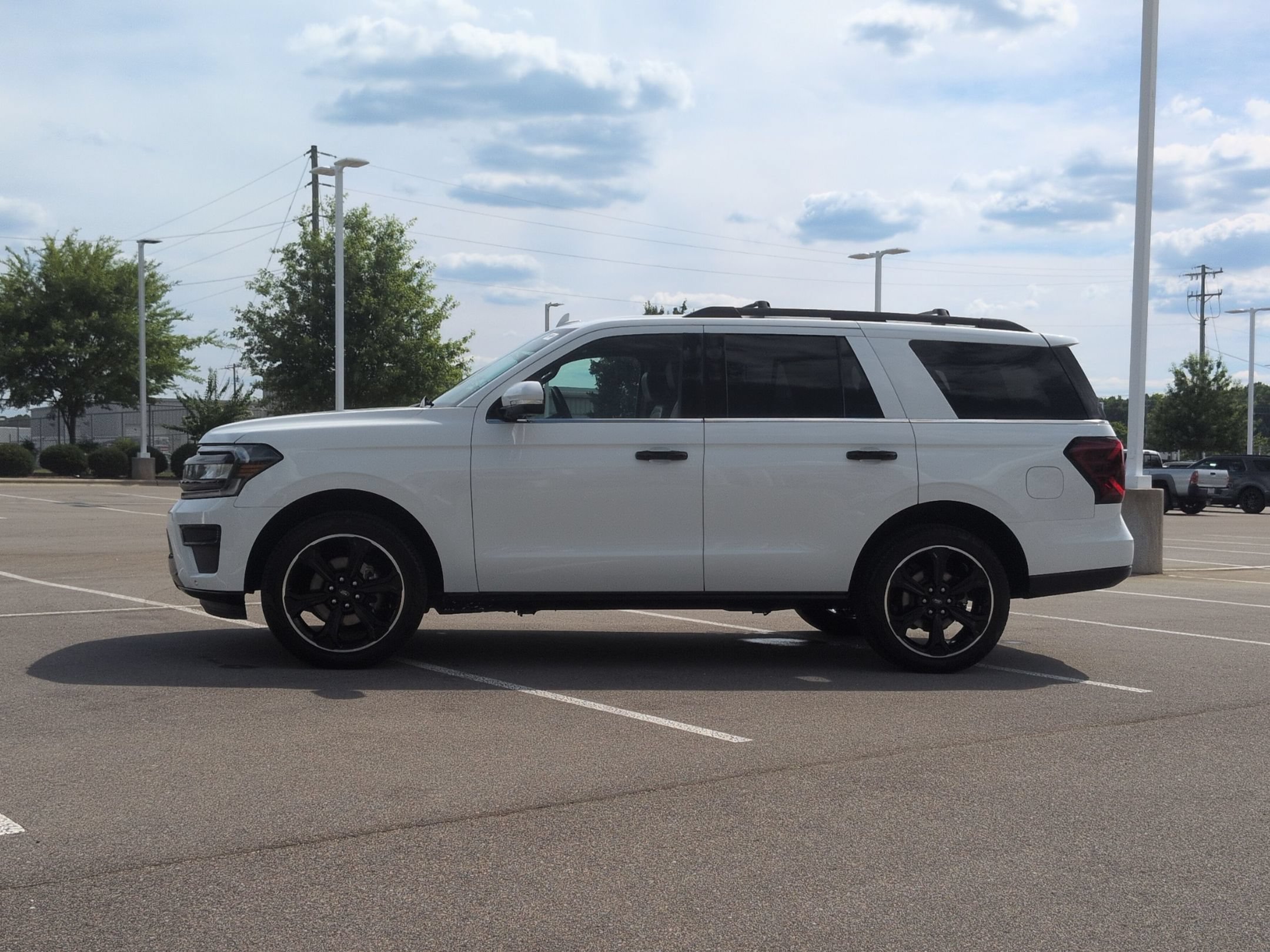 Certified 2024 Ford Expedition Limited AWD/4WD image 7