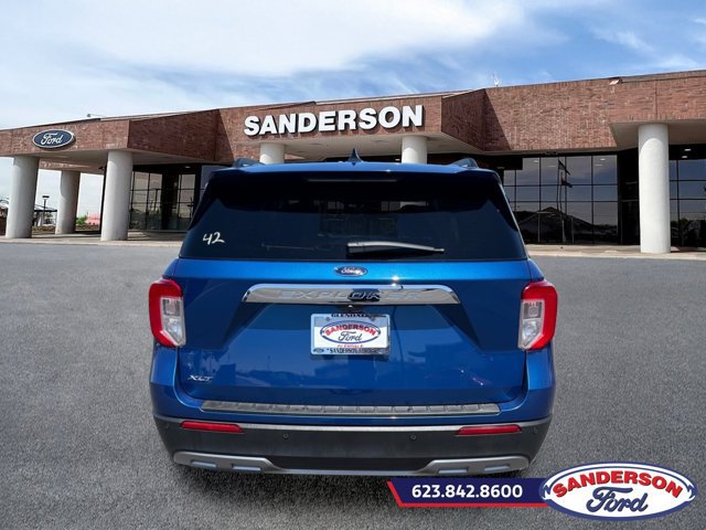 Certified 2022 Ford Explorer XLT w/ Equipment Group 202A RWD image 4