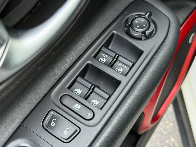 Used 2018 Jeep Renegade Trailhawk image 20