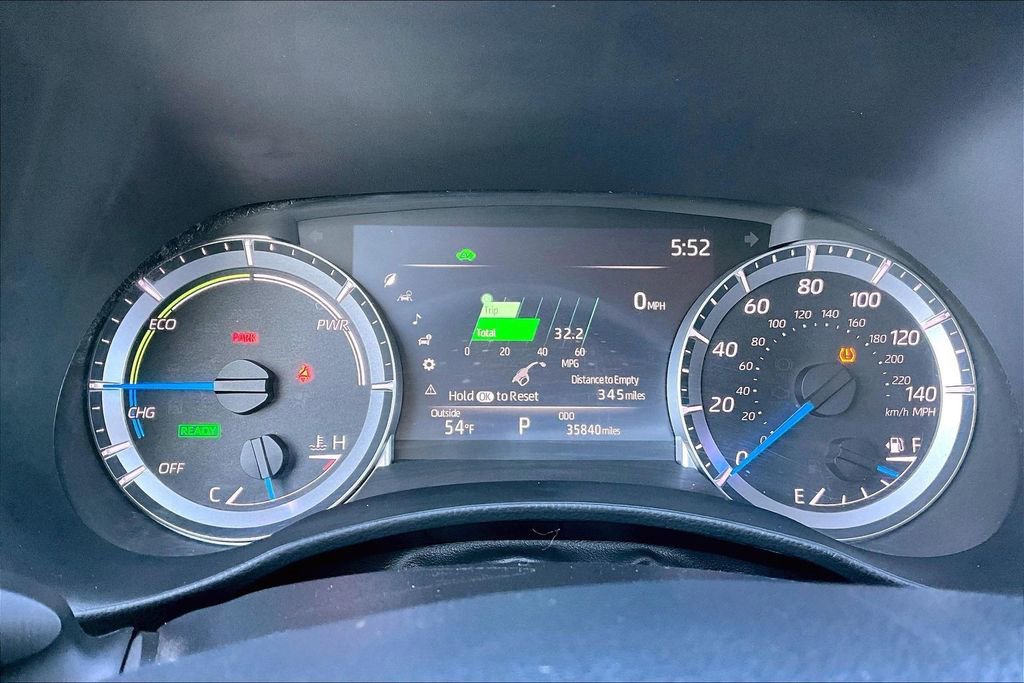 Used 2024 Toyota Highlander LE FWD image 19