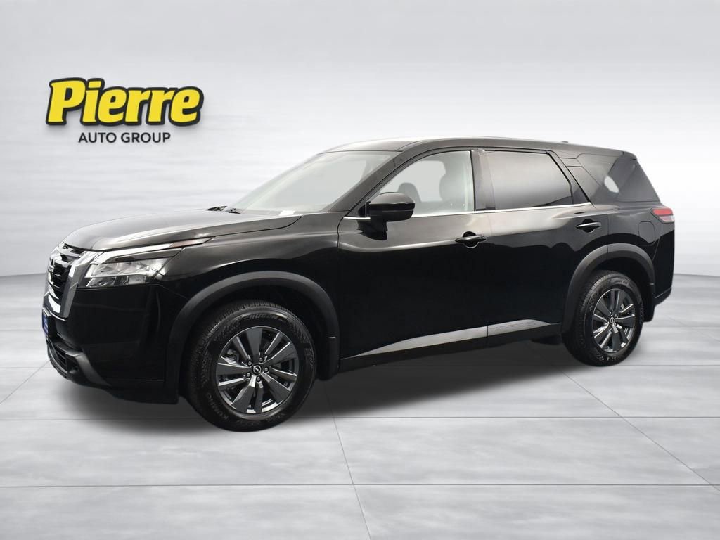 Used 2024 Nissan Pathfinder S image 2