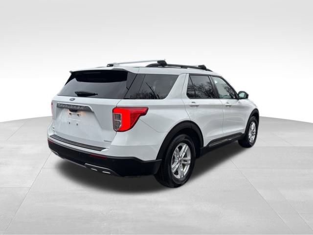 Certified 2020 Ford Explorer XLT w/ Equipment Group 202A image 4