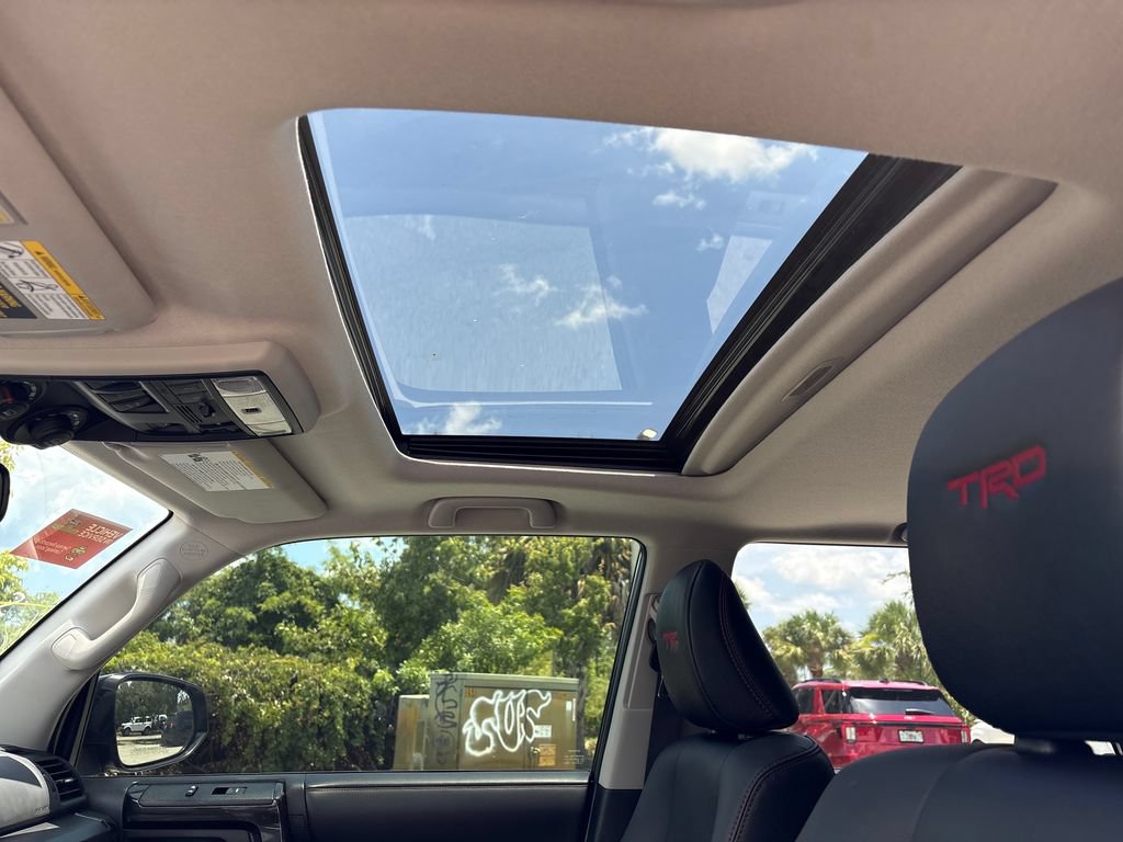 Used 2024 Toyota 4Runner TRD Off-Road Premium w/ Moonroof Package AWD/4WD image 33