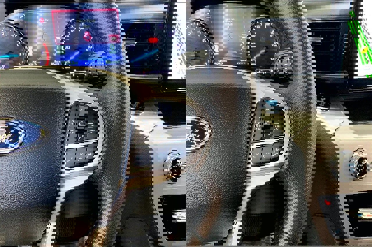 Certified 2022 Ford Explorer XLT w/ Equipment Group 202A image 22