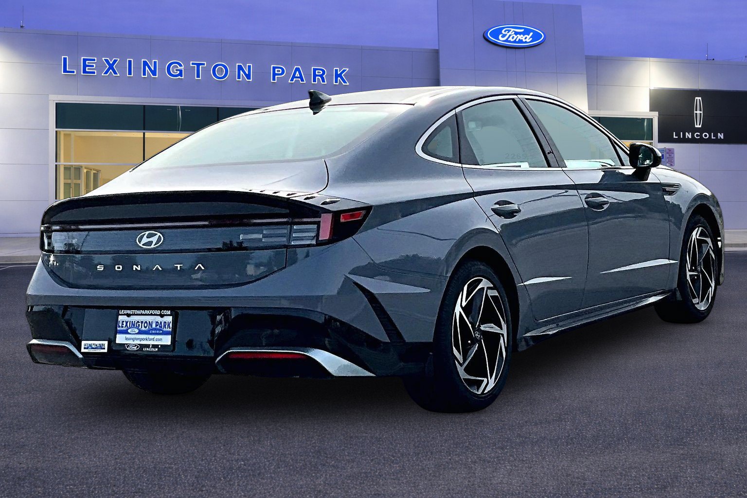 Used 2025 Hyundai Sonata SEL FWD image 5