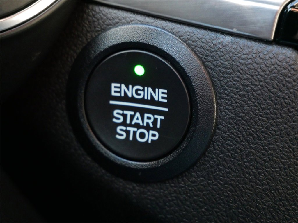 Certified 2022 Ford Escape Titanium image 21