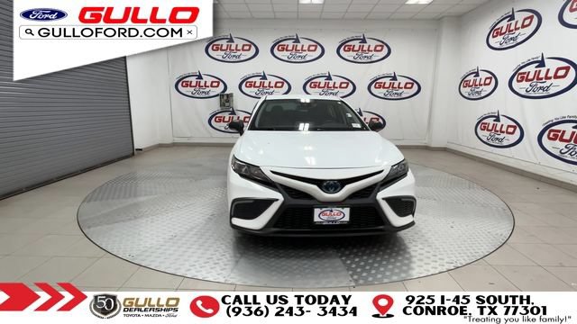 Used 2022 Toyota Camry SE FWD image 3