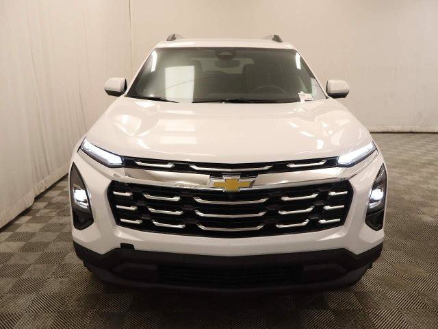 Used 2025 Chevrolet Equinox LT w/ Convenience Package II FWD image 2