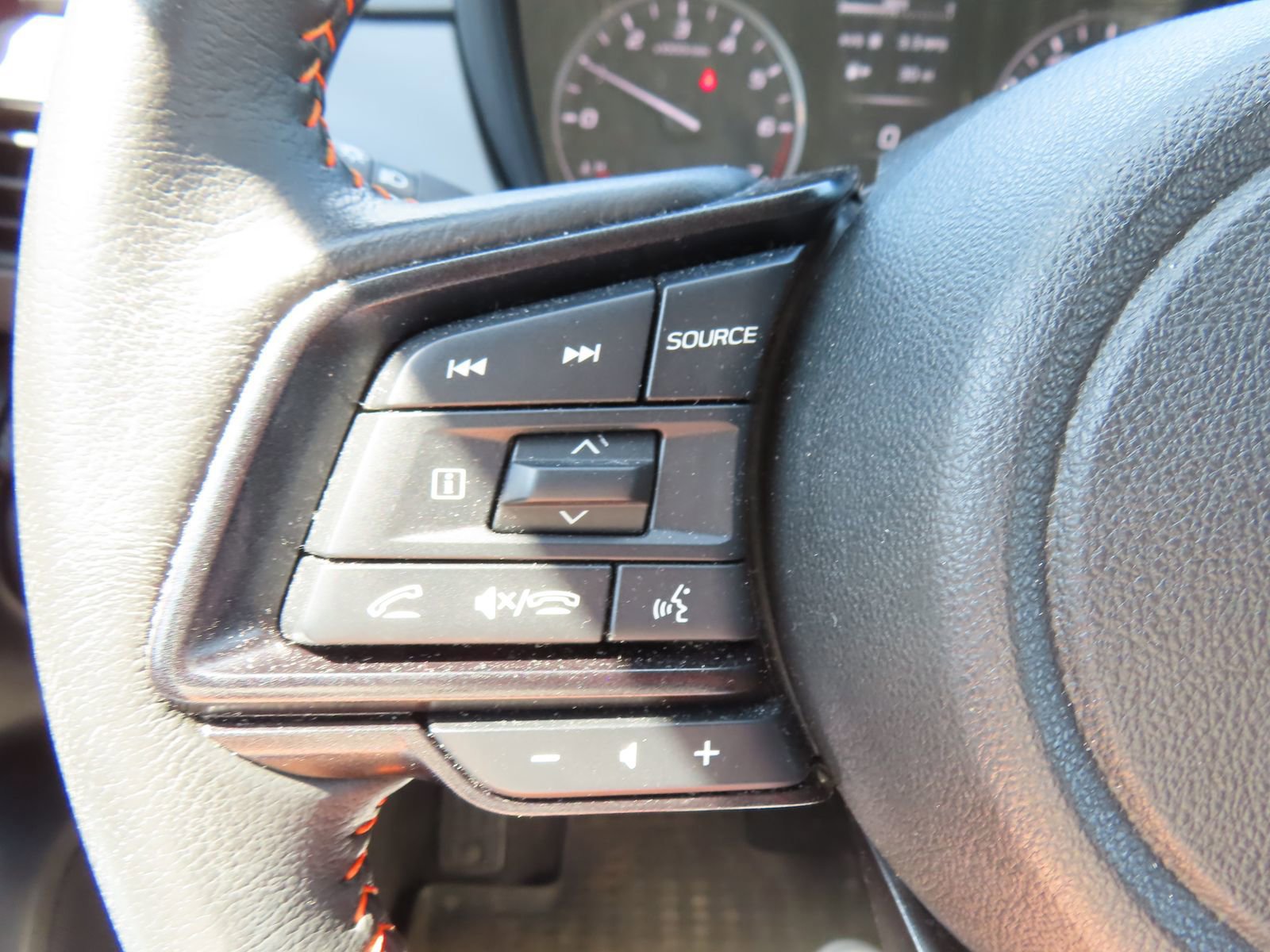 Used 2024 Subaru Crosstrek 2.5i Limited AWD/4WD image 18