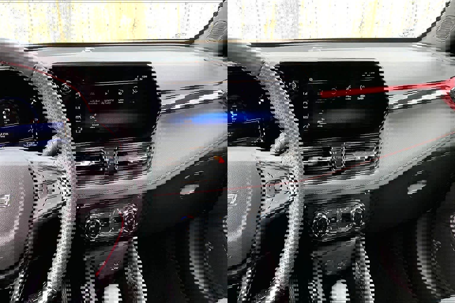 Used 2025 Chevrolet TrailBlazer RS w/ Convenience Package image 11