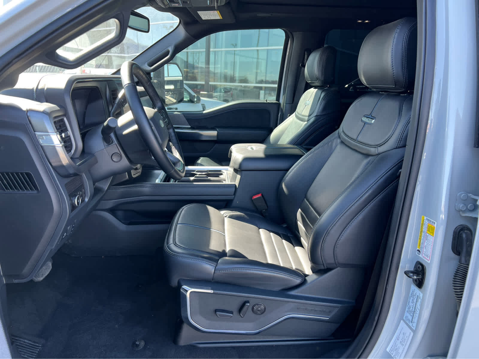 Certified 2025 Ford F450 Platinum AWD/4WD image 30
