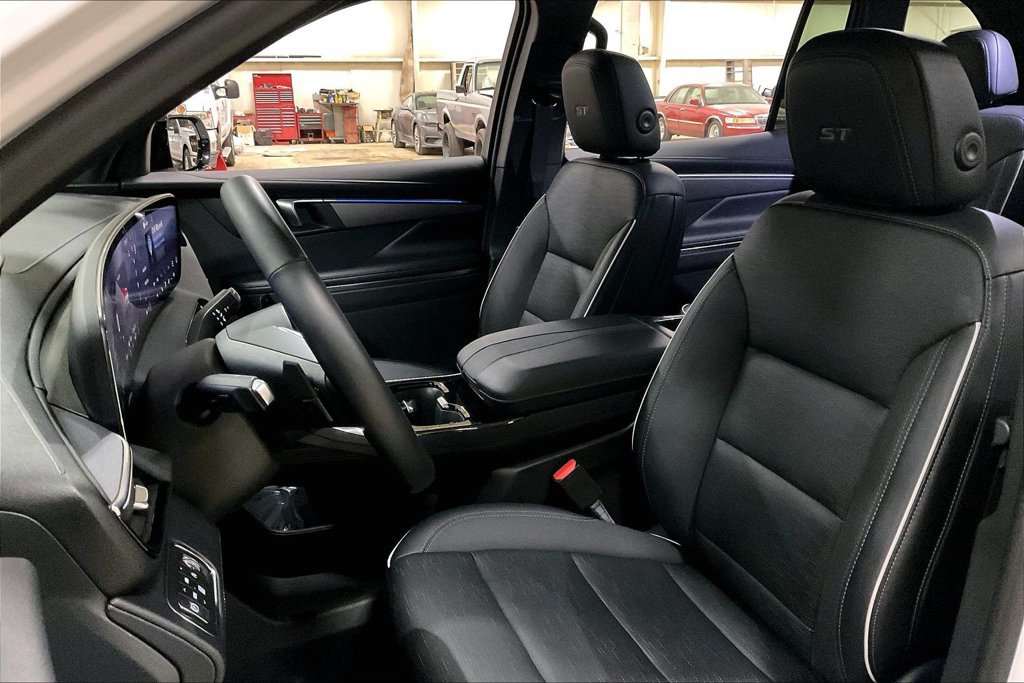 Used 2026 Buick Enclave Sport Touring AWD/4WD image 23