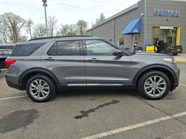 Certified 2023 Ford Explorer XLT w/ Equipment Group 202A AWD/4WD image 18