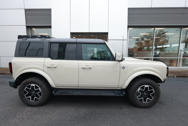 Certified 2025 Ford Bronco Outer Banks AWD/4WD image 3