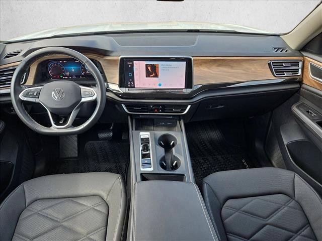 Used 2025 Volkswagen Atlas SE FWD image 17