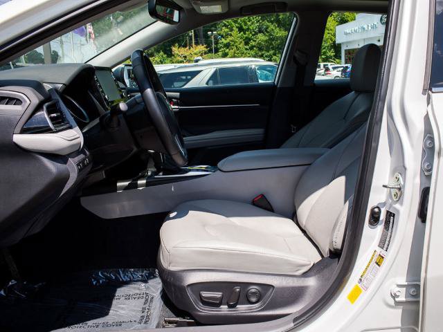 Used 2022 Toyota Camry XLE FWD image 17