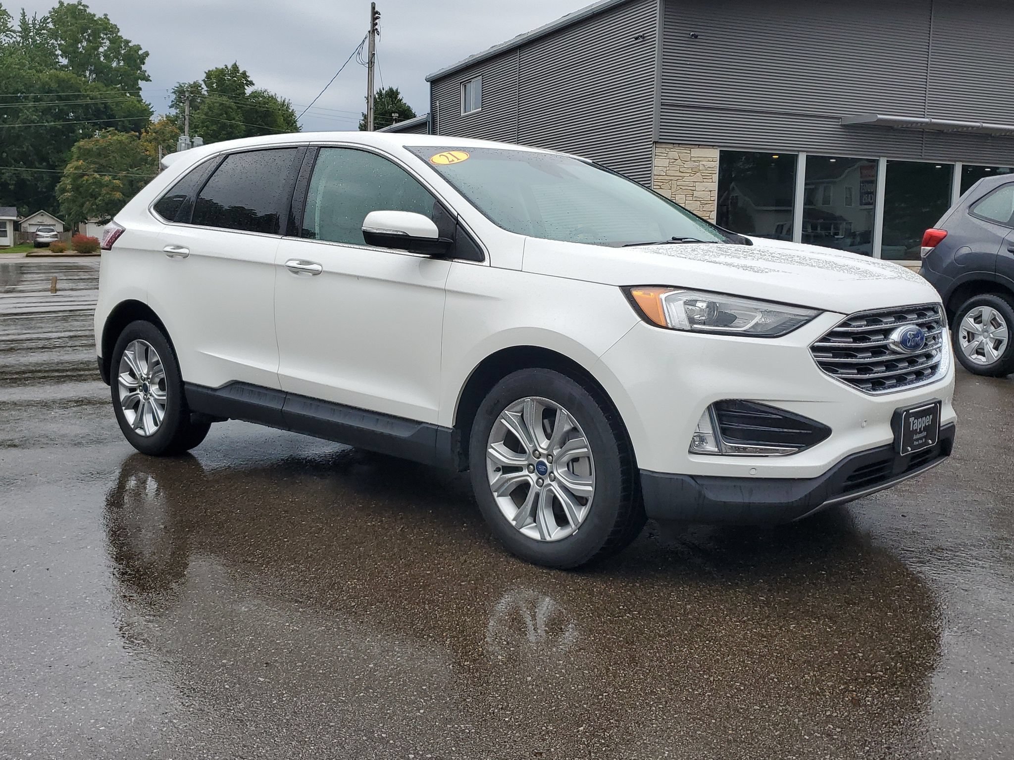 Certified 2021 Ford Edge Titanium AWD/4WD image 3