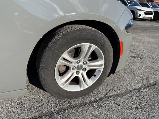 Used 2019 Dodge Charger SXT image 10