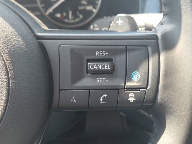 Used 2025 Nissan Pathfinder SV FWD image 39