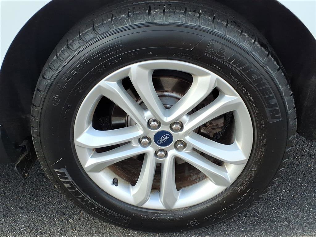 Certified 2019 Ford Edge SEL w/ Equipment Group 201A image 8