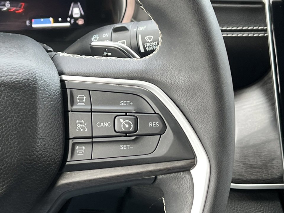 Used 2023 Jeep Grand Cherokee L Limited w/ Trailer Tow Group (B) image 26