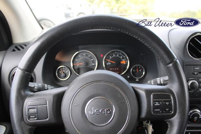 Used 2017 Jeep Compass Latitude FWD image 20
