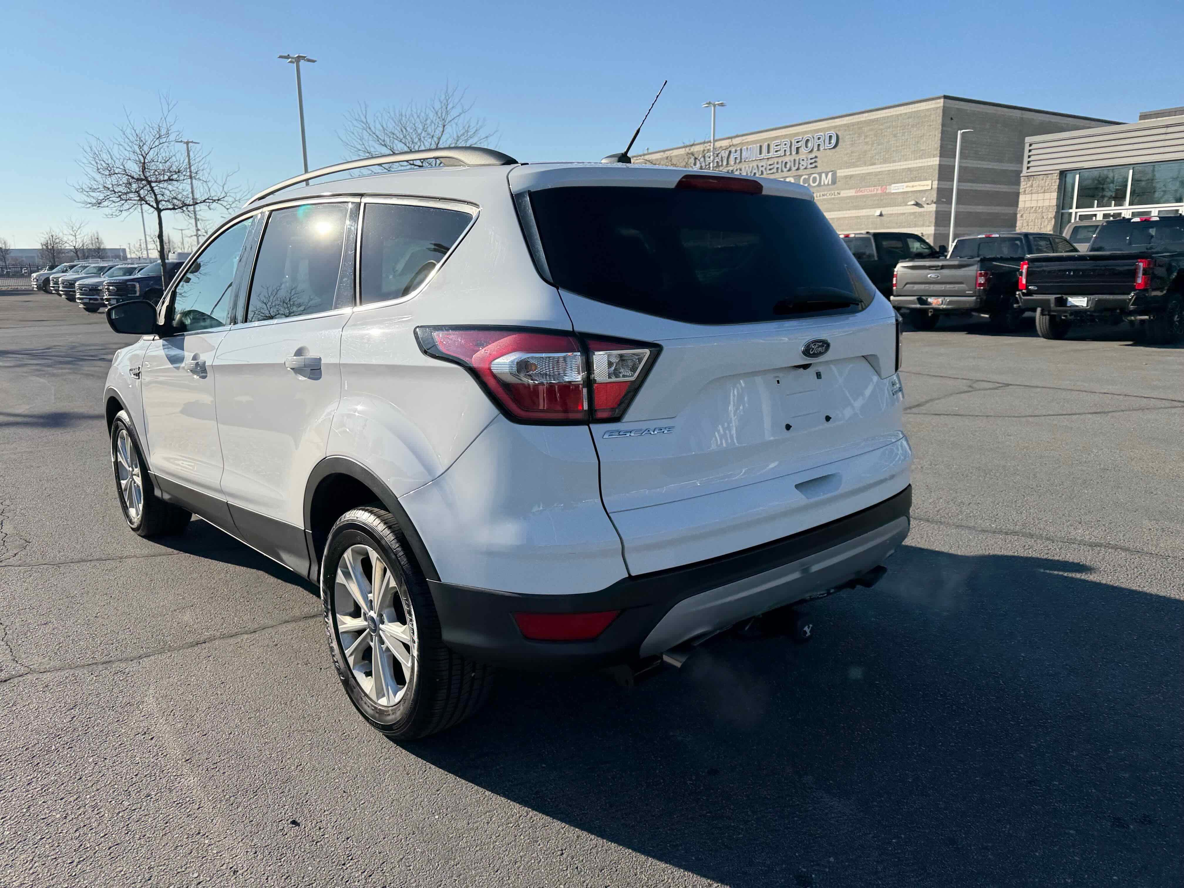 Certified 2018 Ford Escape SE image 3